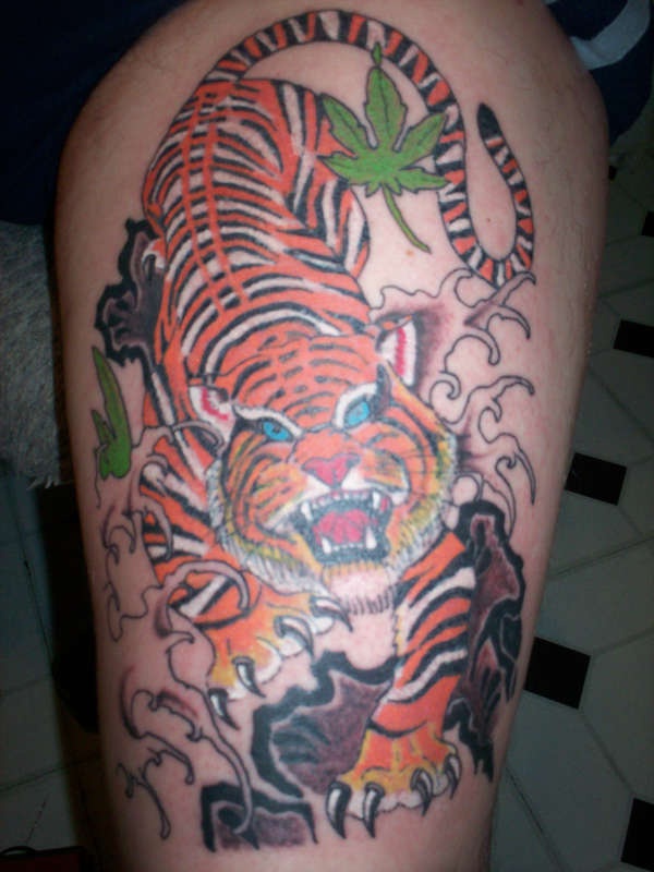 Colourful Crawling Tiger Tattoo Tattooimages Biz